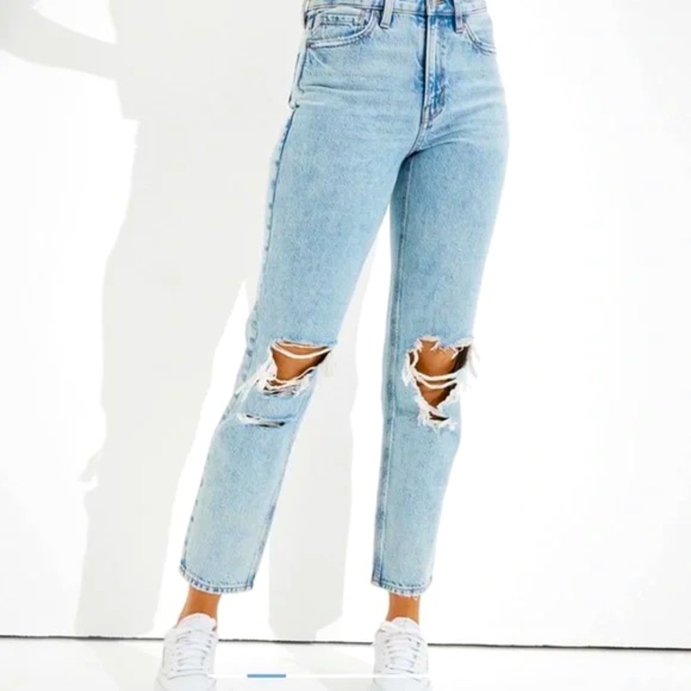 AE Mom Jeans bleached